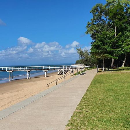 Villa Venezia Apt 3 - Spacious Hervey Bay Beachfront Apartment Buitenkant foto