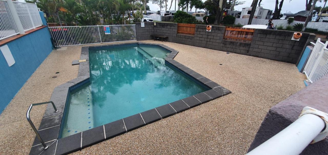 Villa Venezia Apt 3 - Spacious Hervey Bay Beachfront Apartment Buitenkant foto