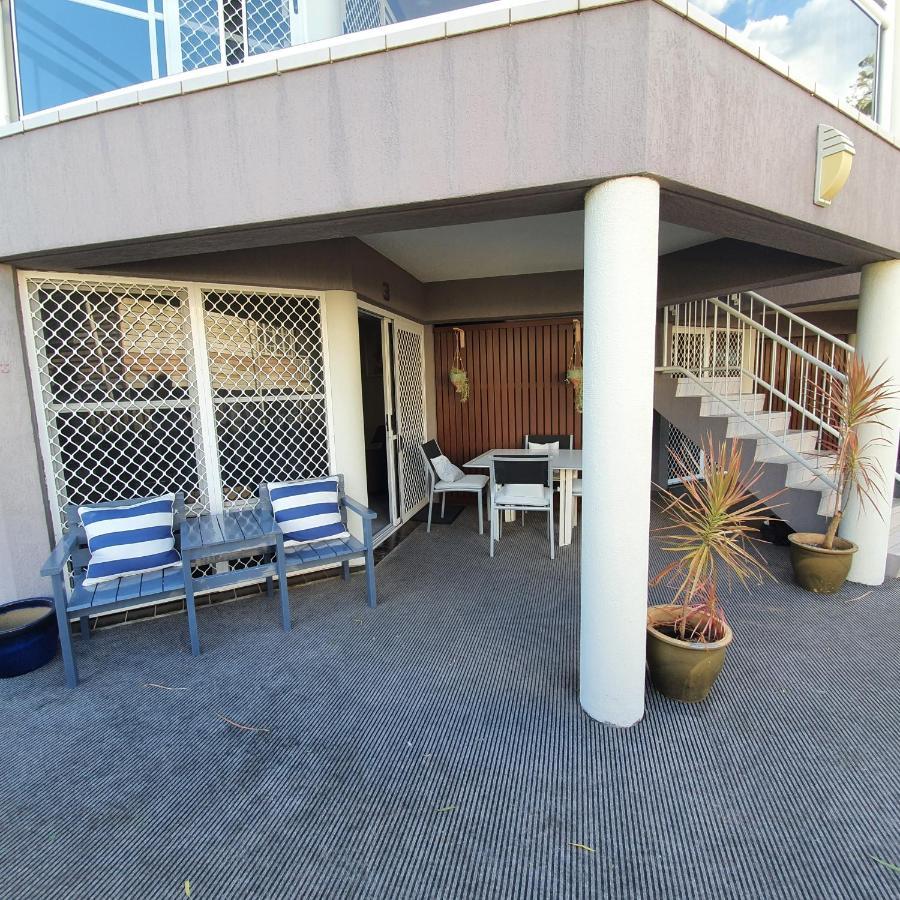 Villa Venezia Apt 3 - Spacious Hervey Bay Beachfront Apartment Buitenkant foto