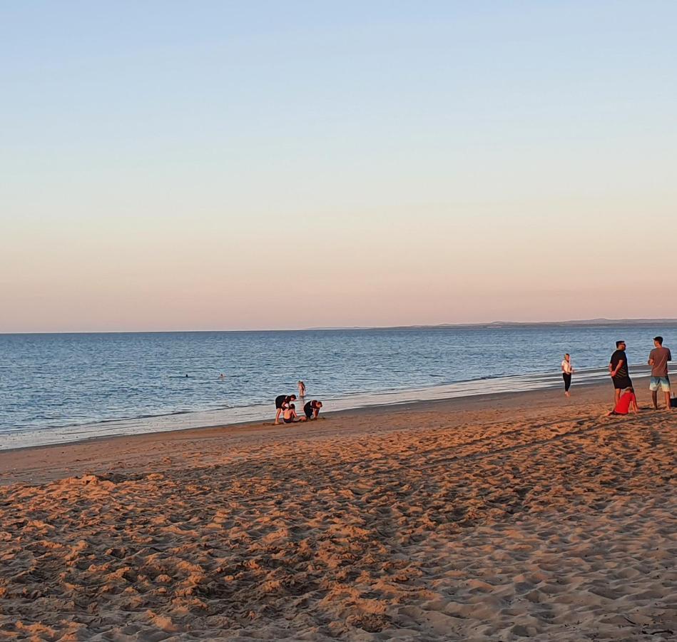 Villa Venezia Apt 3 - Spacious Hervey Bay Beachfront Apartment Buitenkant foto