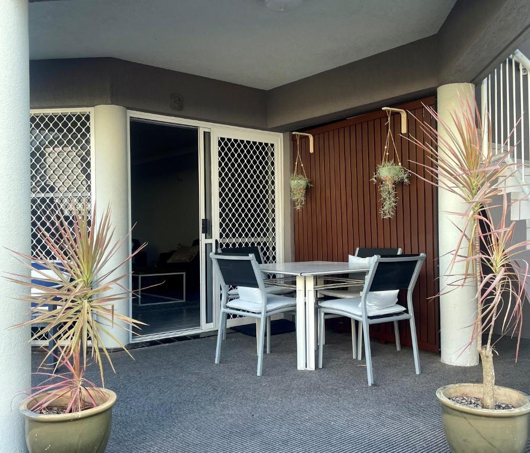 Villa Venezia Apt 3 - Spacious Hervey Bay Beachfront Apartment Buitenkant foto